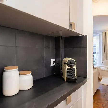 Cosy 1br With Balcony Arc De Triomphe