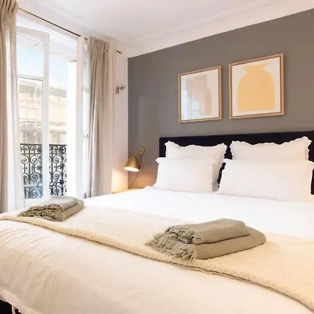 Apartment Cosy 1br With Balcony Arc De Triomphe Paris