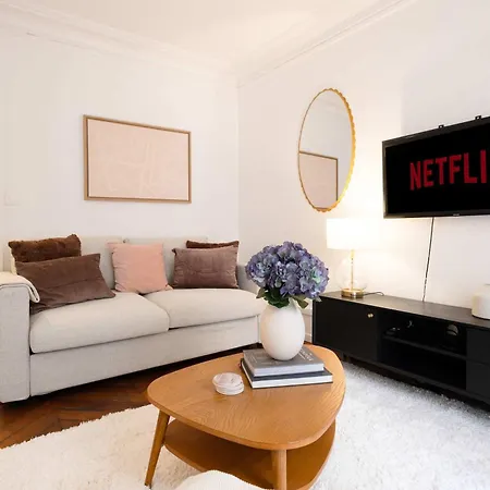 Cosy 1br With Balcony Arc De Triomphe