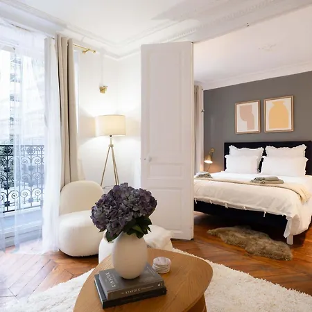 Apartment Cosy 1br With Balcony Arc De Triomphe