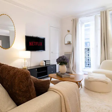 Cosy 1br With Balcony Arc De Triomphe