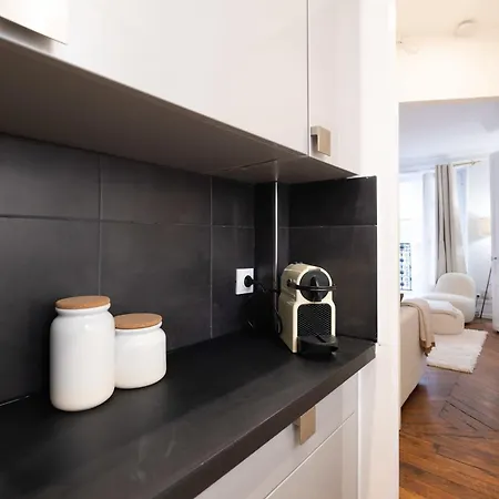 Cosy 1br With Balcony Arc De Triomphe Apartment Paris